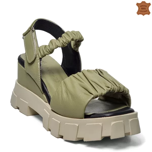 Дамски кожени сандали с платформа в цвят авокадо 24139-3