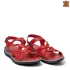 Кожени равни дамски сандали с каишки в червен цвят 24141-2