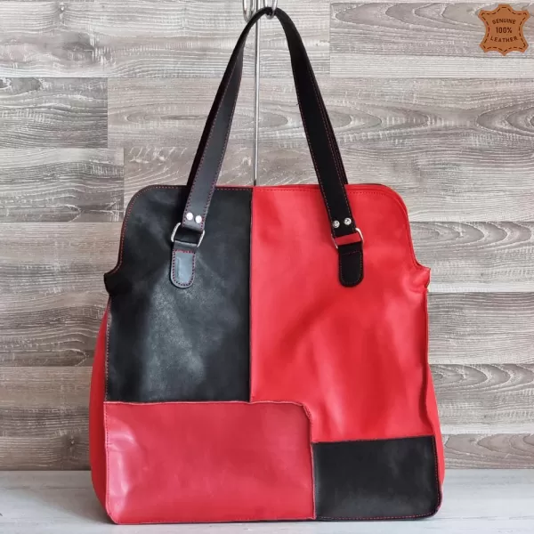 Голяма дамска кожена чанта в червено и черно 73033-22