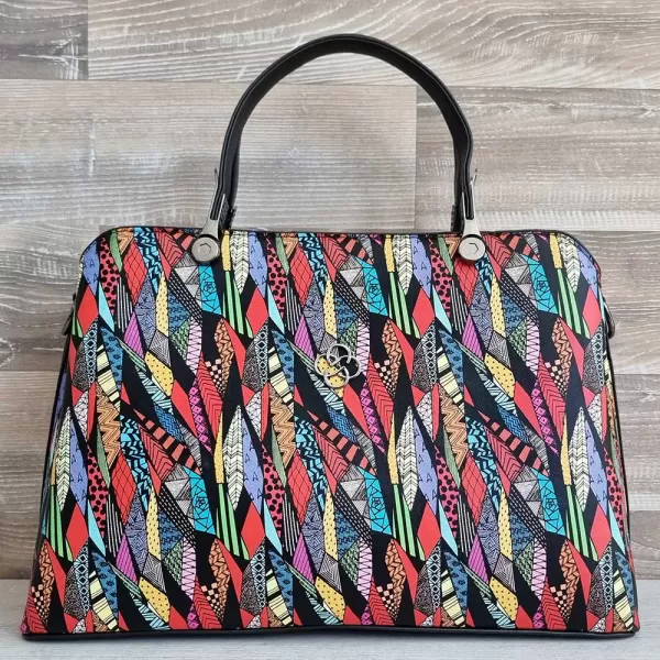 Елегантна дамска чанта от ефектен цветен принт 73101-9