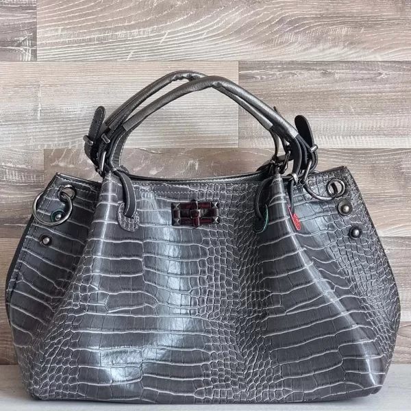 Модерна дамска ежедневна чанта с кроко принт в сиво 75069-3