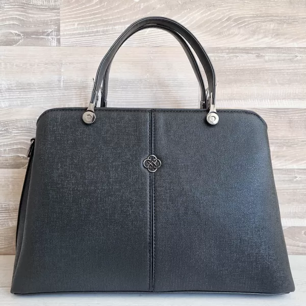 Дамска елегантна чанта в черно от ефектна еко кожа 75077-1