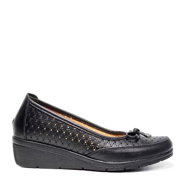 Черни дамски обувки с деколте от еко кожа 21074-1