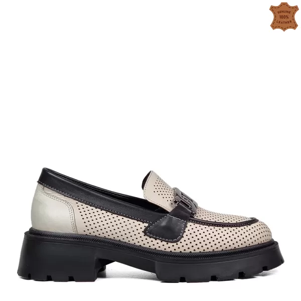 Модерни дамски обувки тип мокасини в бежов цвят 21165-1