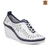 Дамски обувки с перфорация в бяло и синьо на платформа 21197-5