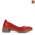 Дамски обувки от естествена кожа с ток в червен цв...