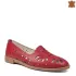 Равни дамски кожени обувки с перфорация в червен цвят 21229-3