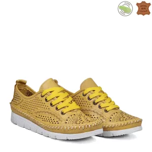 Жълти дамски летни обувки с връзки от естествена к...