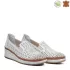 Пролетни бели дамски обувки с малка платформа 21258-2
