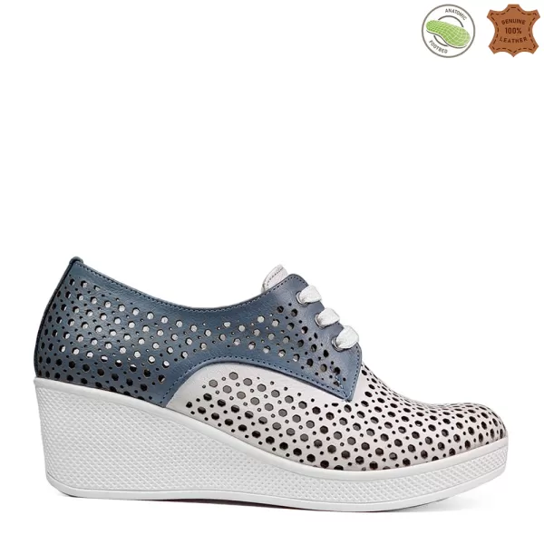 Дамски летни обувки с удобна платформа в бяло и синьо 21274-2