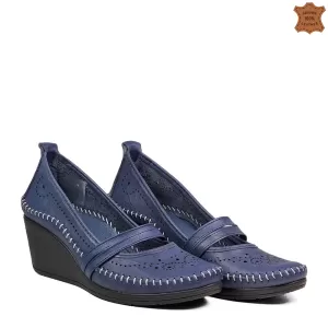 Удобни дамски сини пролетно летни обувки с платфор...