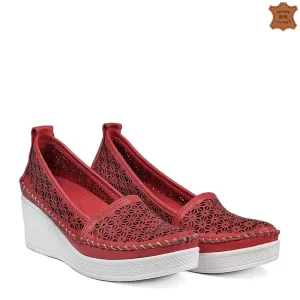 Дамски летни обувки с платформа в червен цвят 2385...