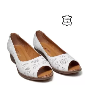 Бели летни дамски обувки с отворени пръсти 24039-1...