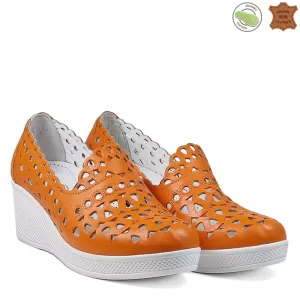 Летни дамски обувки в оранжев цвят на платформа 24...