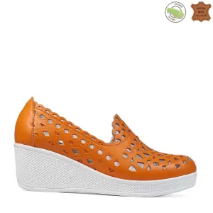 Летни дамски обувки в оранжев цвят на платформа 24...