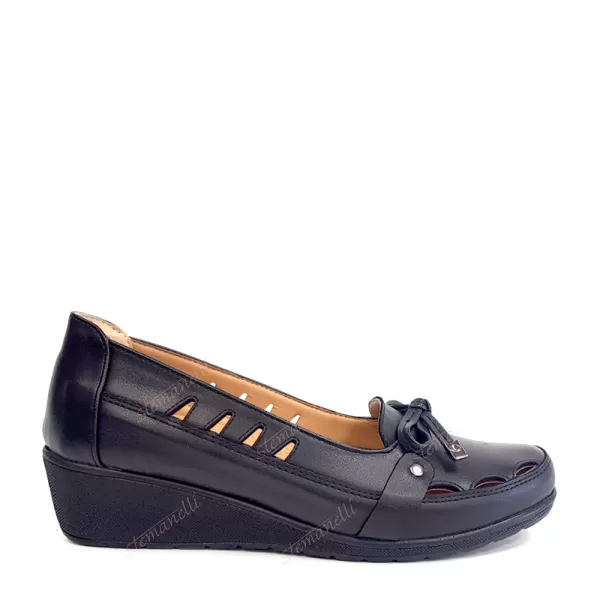 Дамски пролетни обувки с панделка в черен цвят
