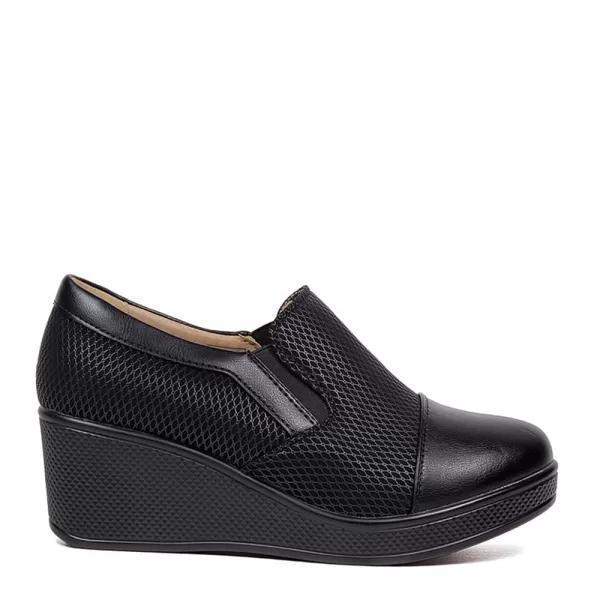 Черни дамски ежедневни обувки от еко кожа на платформа 21123-1
