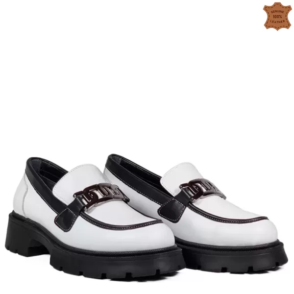 Модерни дамски ежедневни обувки тип мокасини в бял цвят 21166-1