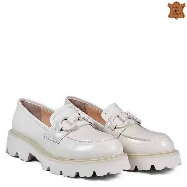 Атрактивни дамски обувки тип мокасини в бежов цвят 21167-2