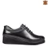 Дамски черни обувки от естествен лак с малка платформа 21204-7