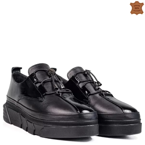 Черни дамски обувки от кожа и лак с равна платформа 21458-1