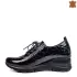 Черни дамски лачени обувки на средна платформа 21465-1