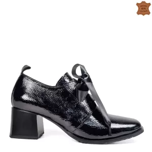 Черни дамски елегантни обувки от естествен мачкан ...