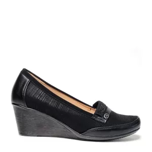 Дамски ежедневни обувки с деколте в черно 24032-1...