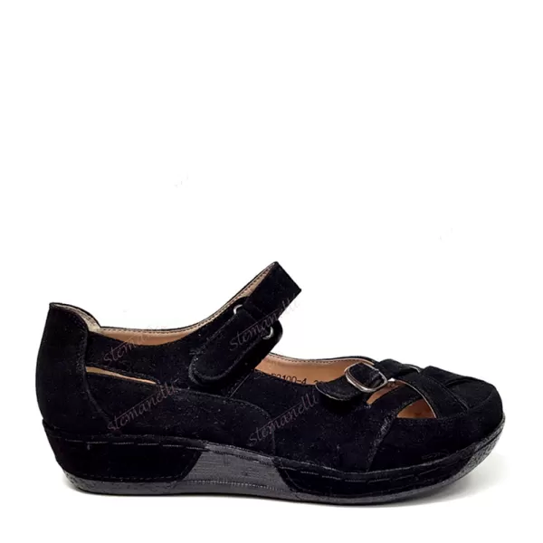 Пролетни дамски обувки от велур в черен цвят