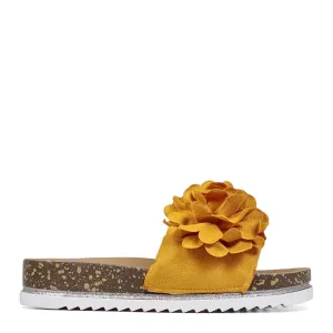 Равни дамски ежедневни чехли с цветя в жълт цвят 21406-2