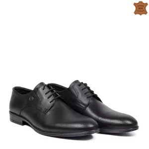 Мъжки елегантни обувки в черно от естествена кожа ...